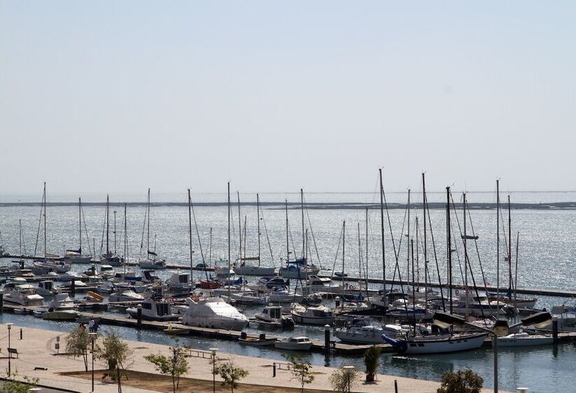 Real Marina Residence