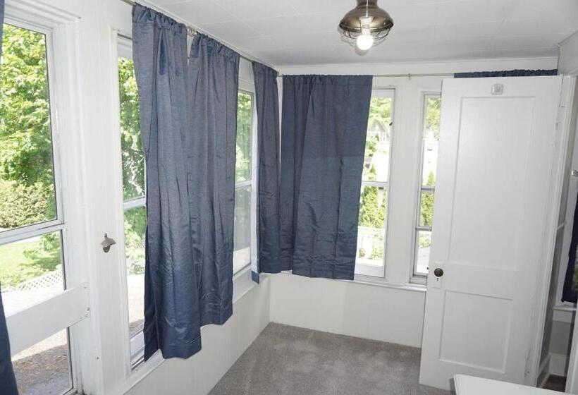 Bed and Breakfast Charlevoix House The Northside