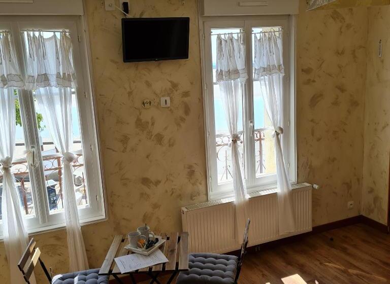 住宿加早餐  Les Mouettes Blessées