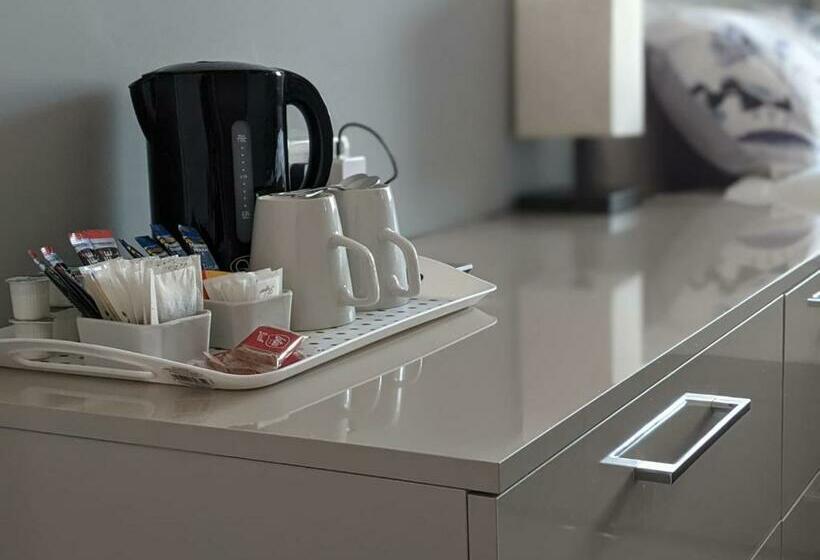 مبيت وإفطار The Halfway House Inn