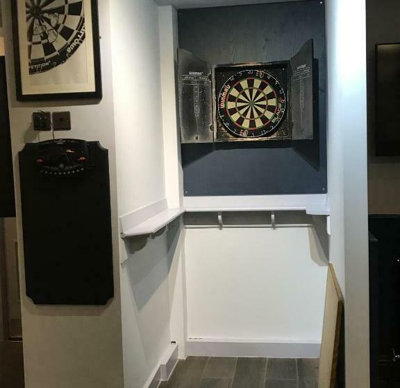 مبيت وإفطار The Halfway House Inn