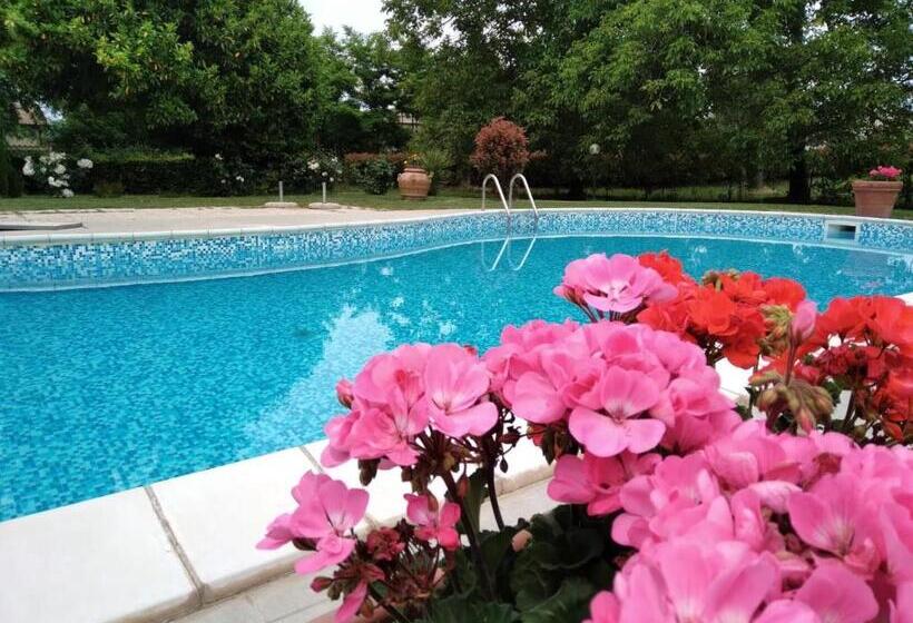 هتل Agriturismo Le Chicche Di Mafalda