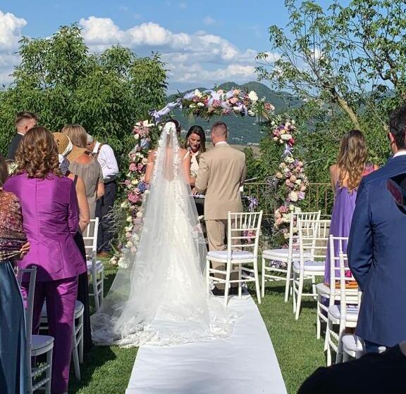 בית מלון כפרי Borgo La Morra