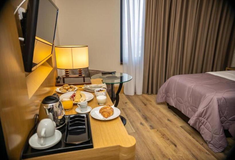 酒店 Golden Palace