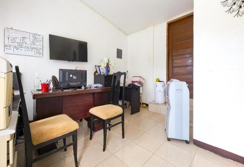 هتل Oyo 784 Crisol Garden Cafe And Resort