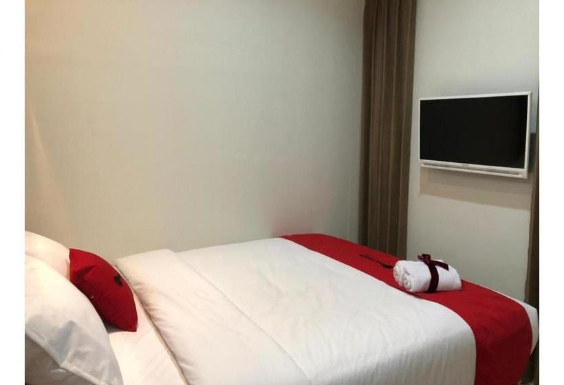 호텔 Reddoorz Plus @ Dukuh Kupang