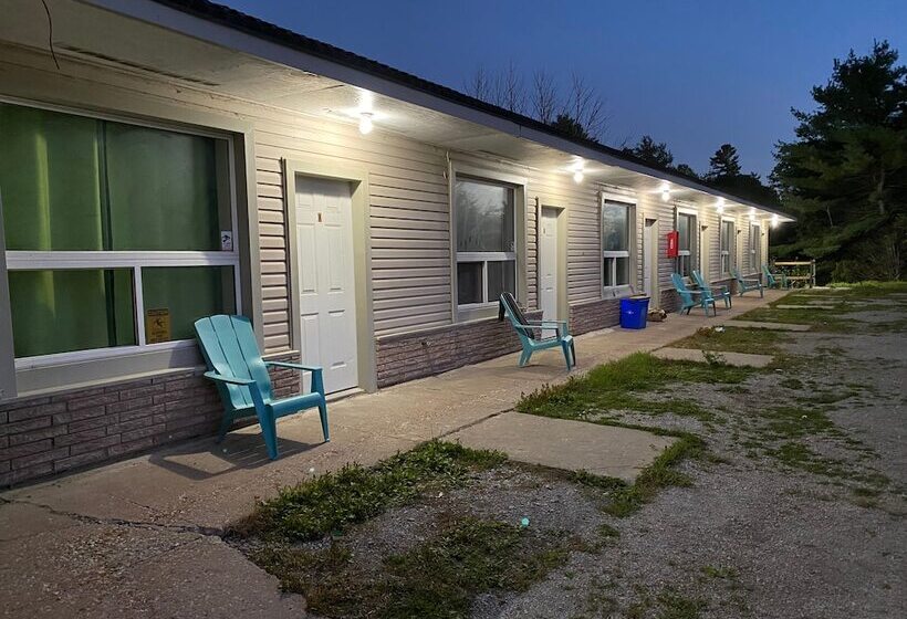 Muskoka Nights Motel