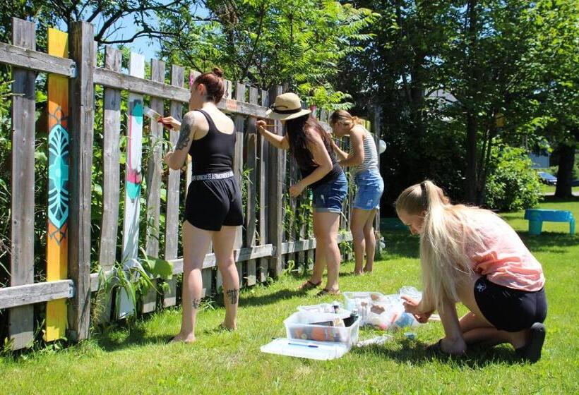 ユースホステル Auberge De L'ouest