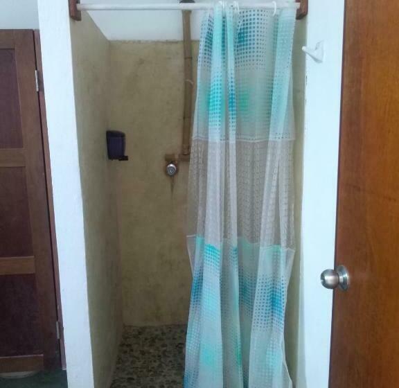 هاستل Hostal Jardin