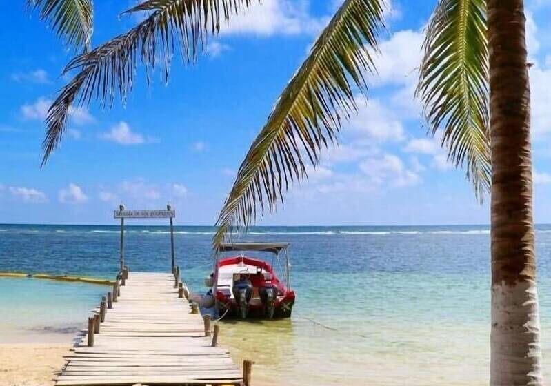 הוסטל Hostal Jardin