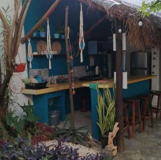 הוסטל Hostal Jardin