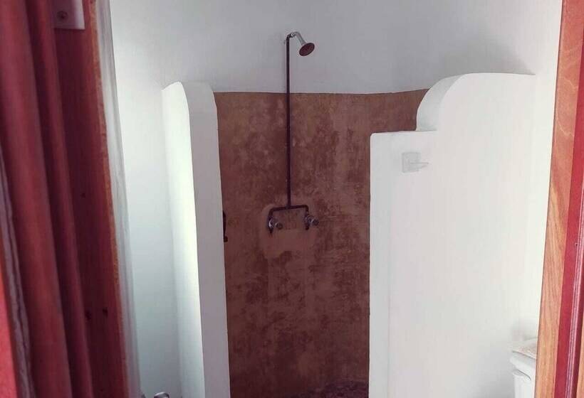 הוסטל Hostal Jardin