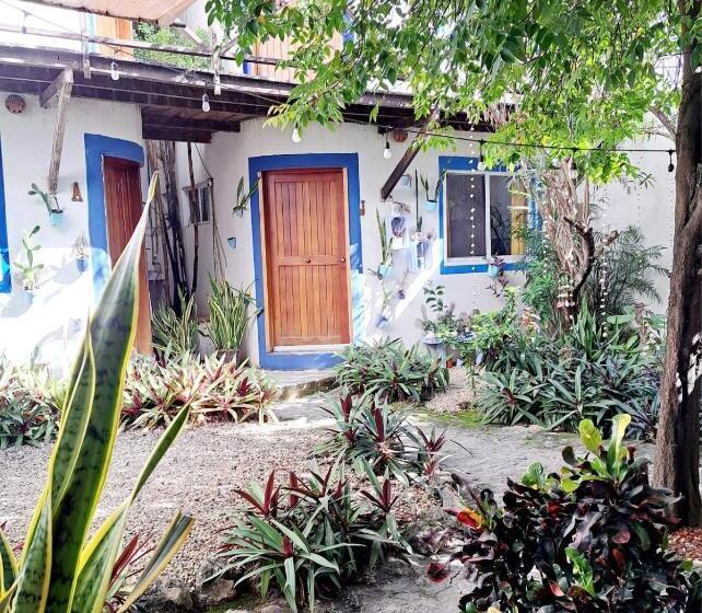 הוסטל Hostal Jardin