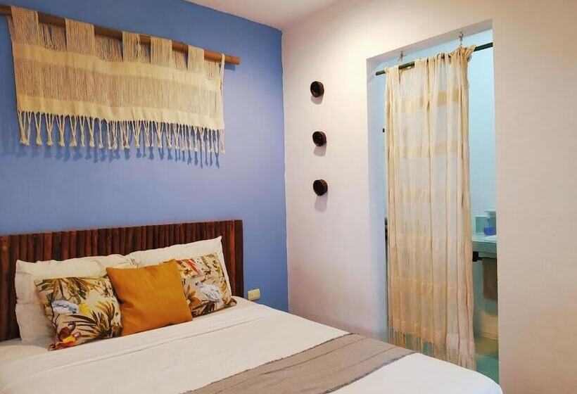 הוסטל Hostal Jardin