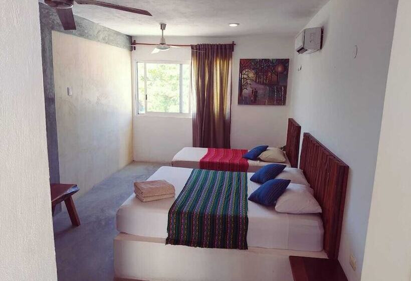 הוסטל Hostal Jardin
