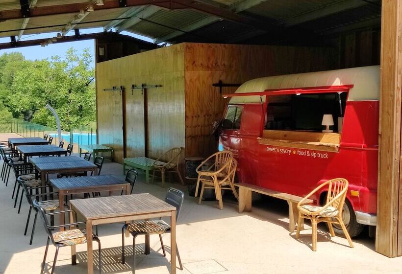 مبيت وإفطار Estafête