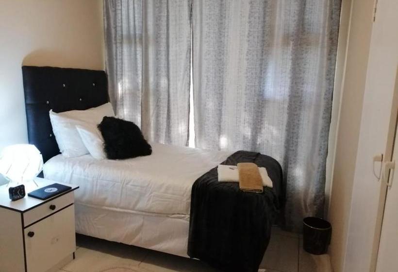 مبيت وإفطار Montana Guest House