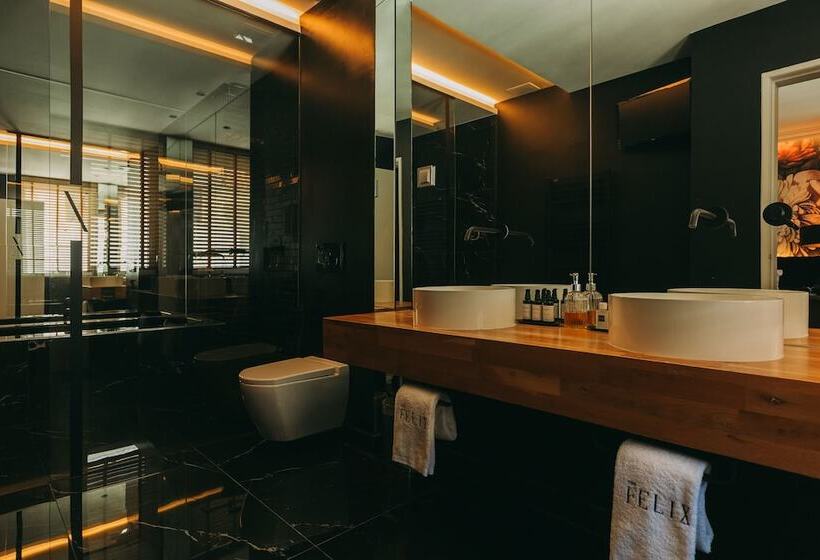 تختخواب و صبحانه The Felix 10