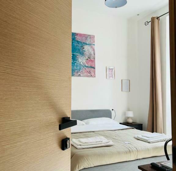 تختخواب و صبحانه The Roof Garden   Bed&breakfast
