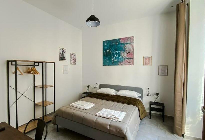 تختخواب و صبحانه The Roof Garden   Bed&breakfast