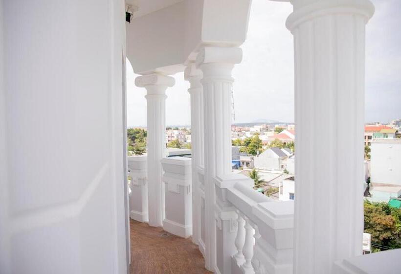 Biển Nhớ Hotel & Coffee