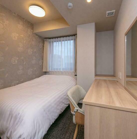 Отель Remington