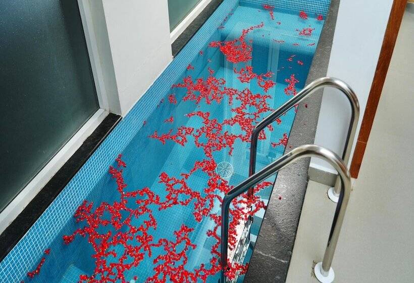 בית מלון כפרי Aveda Munnar Mountains And Mist