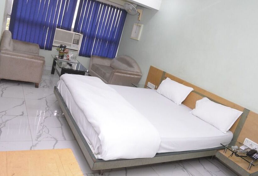 호텔 Bharat Palace