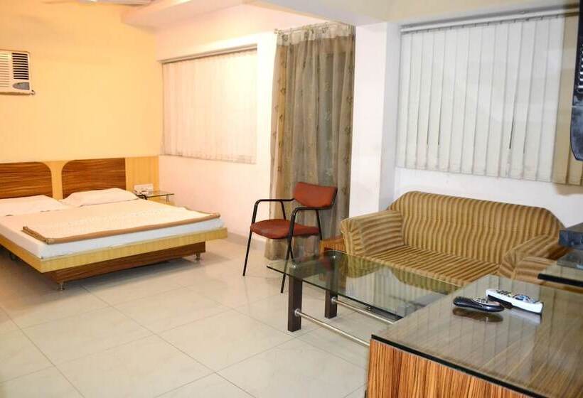 호텔 Bharat Palace