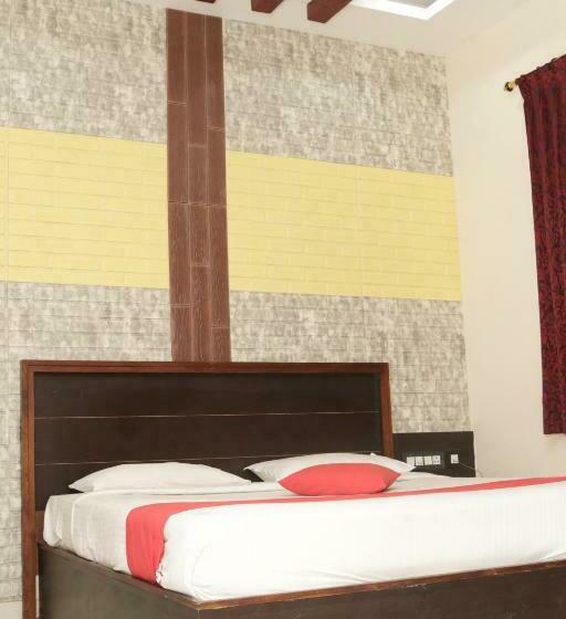 فندق Es Residency