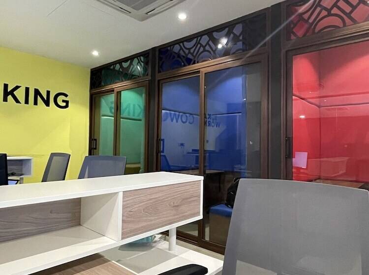 Cika Golden Hotel And Suites