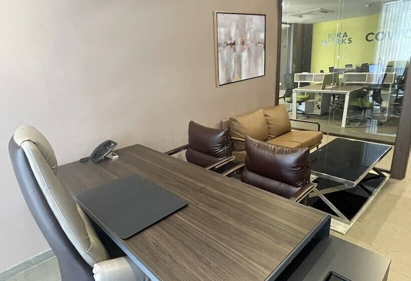 Cika Golden Hotel And Suites