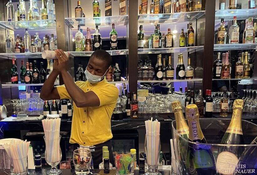 Cika Golden Hotel And Suites