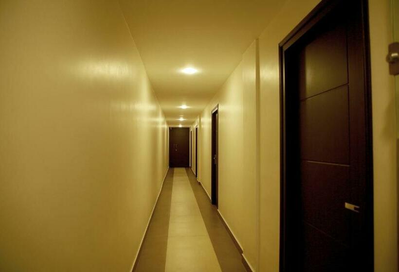 ホテル Kalathil Tourist Home