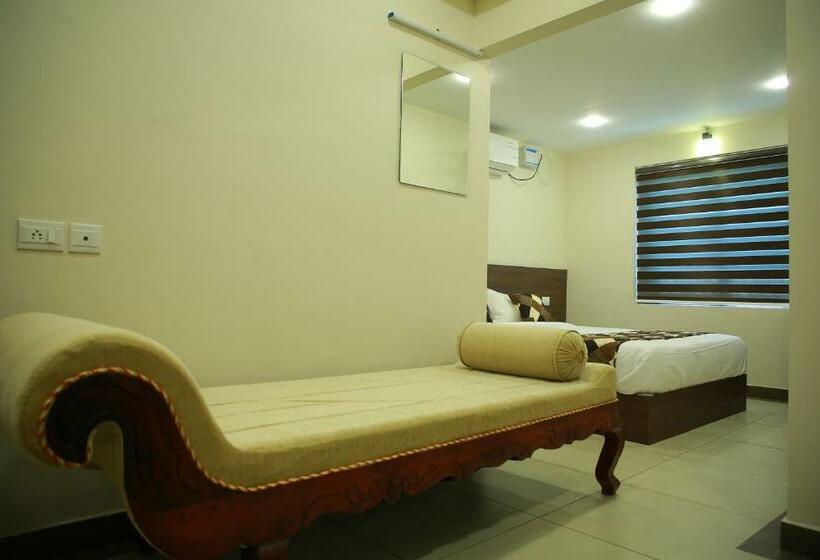 ホテル Kalathil Tourist Home