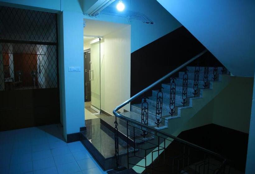 ホテル Kalathil Tourist Home