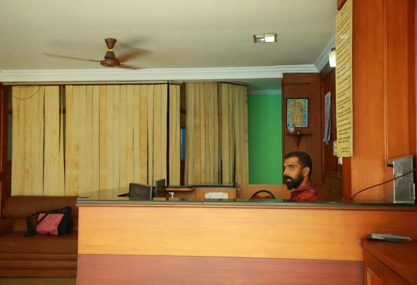 ホテル Kalathil Tourist Home