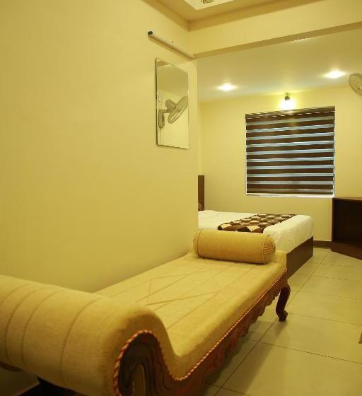 ホテル Kalathil Tourist Home