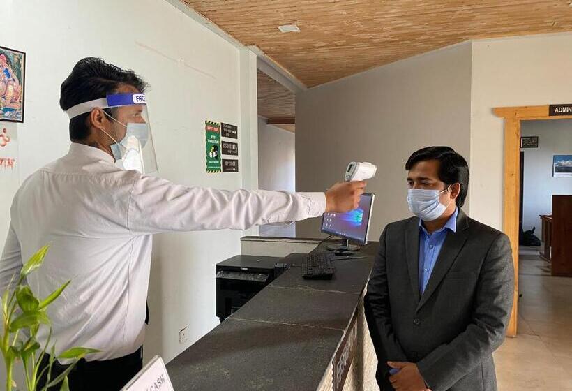 酒店 Le Roi Floating Huts & Eco Rooms Tehri