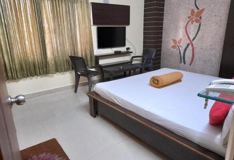 هتل Maruthi Residency Inn L B Nagar