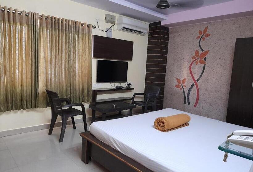 هتل Maruthi Residency Inn L B Nagar