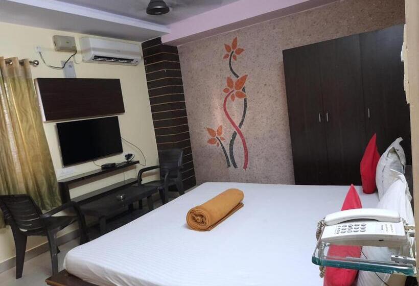 هتل Maruthi Residency Inn L B Nagar