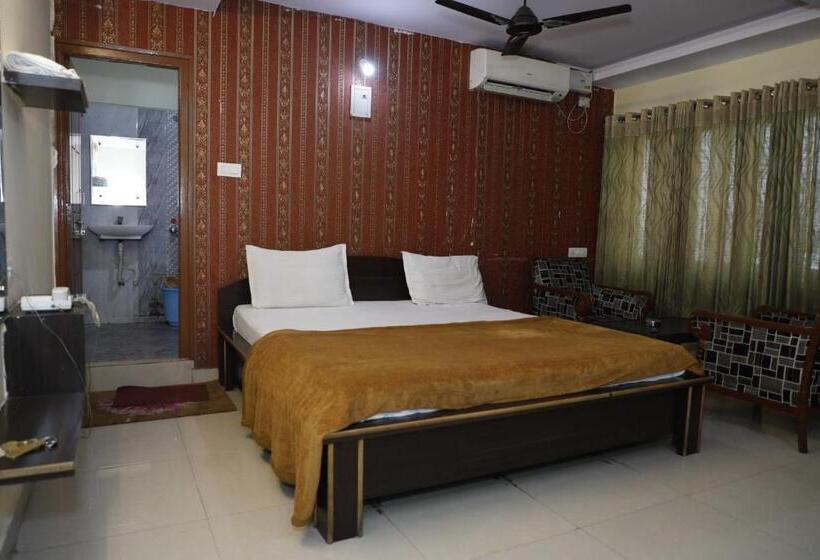 هتل Maruthi Residency Inn L B Nagar