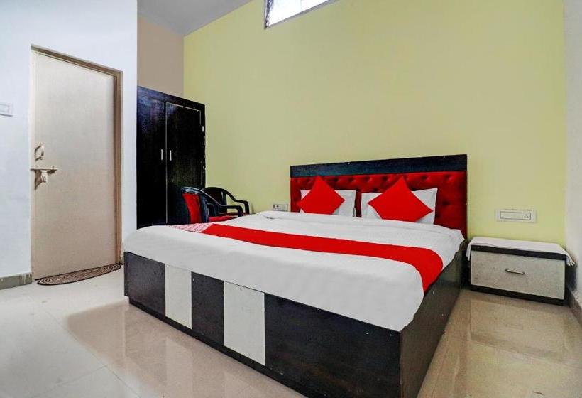 בית מלון כפרי Oyo 74957 Hotal Niwari House