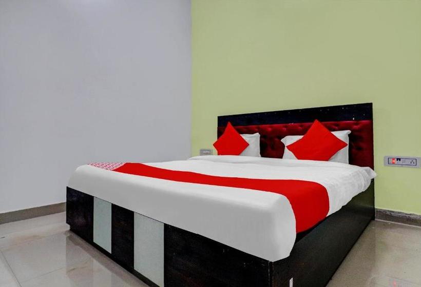 בית מלון כפרי Oyo 74957 Hotal Niwari House