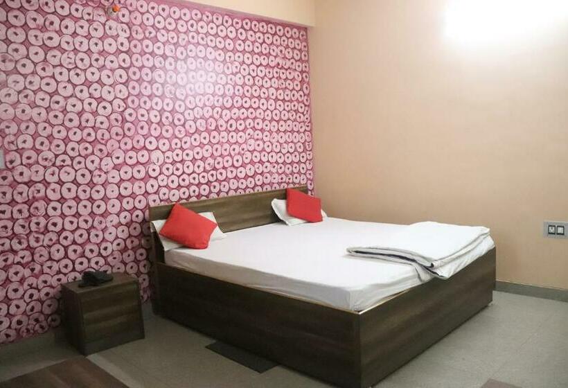 בית מלון כפרי Party Zone By Wb Inn, Hajipur,bihar