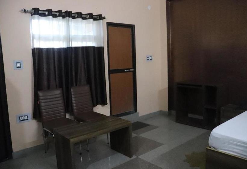 בית מלון כפרי Party Zone By Wb Inn, Hajipur,bihar