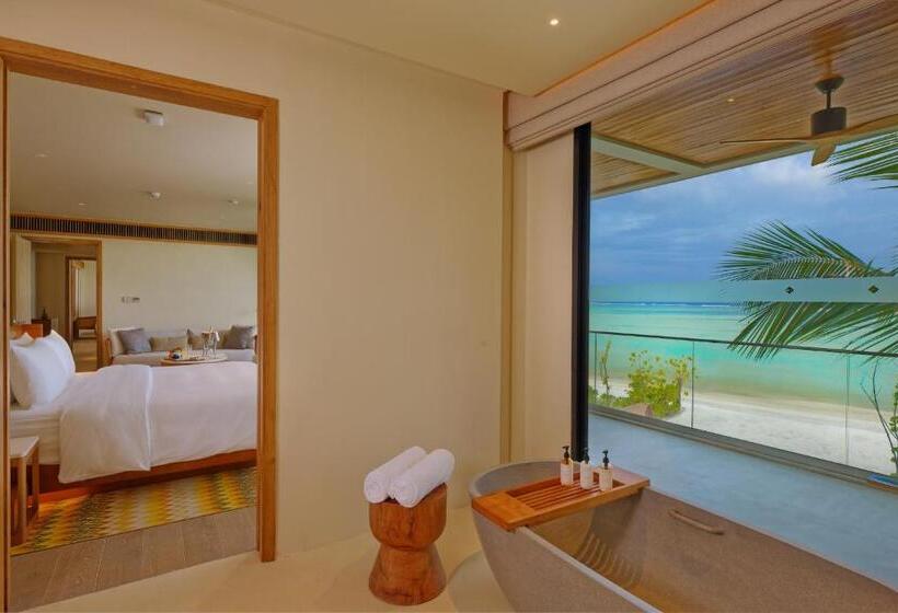 استراحتگاه Kuda Villingili Maldives