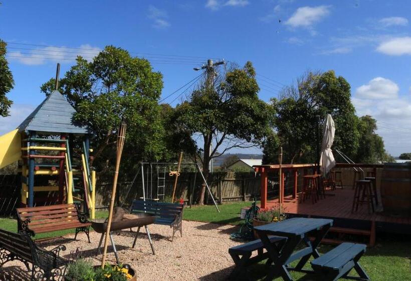 Marlo Caravan Park & Motel