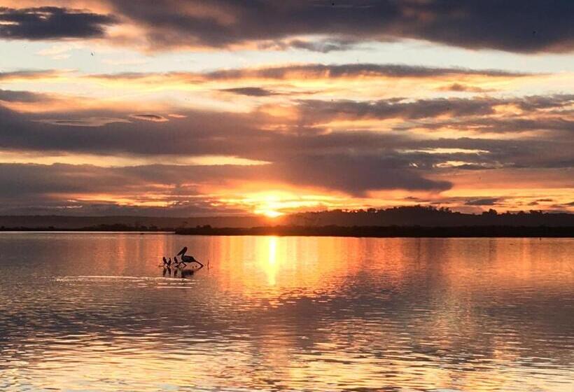 Marlo Caravan Park & Motel